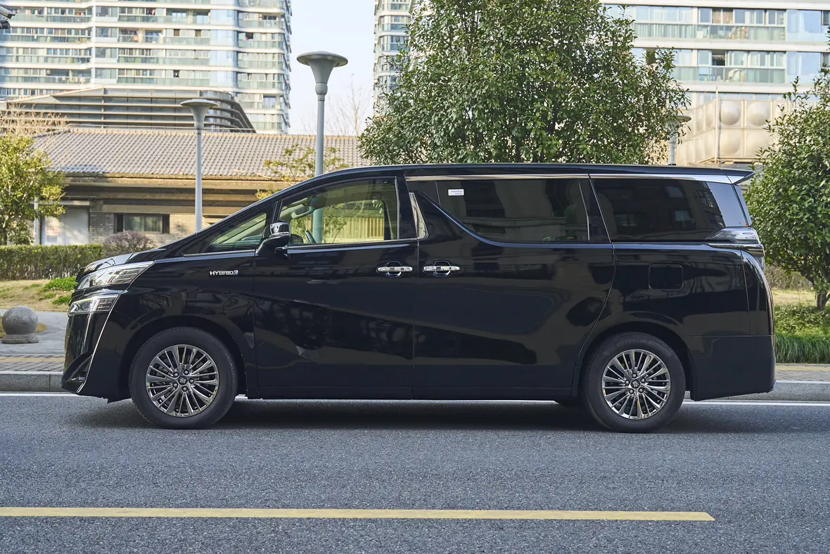 Toyota Crown Wellfire