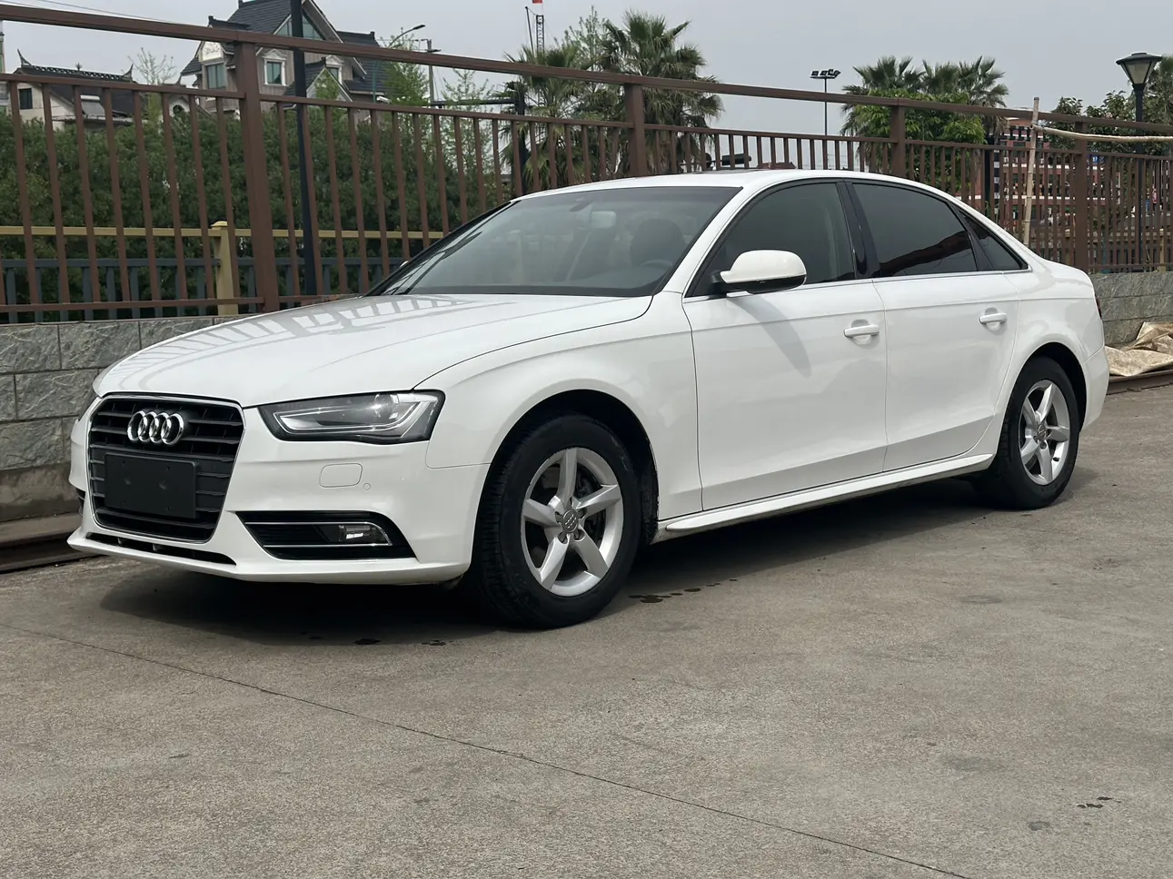 Audi A4L  из Китая