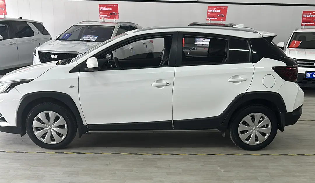 Toyota YARiS L to dazzle