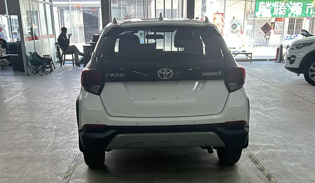 Toyota YARiS L to dazzle