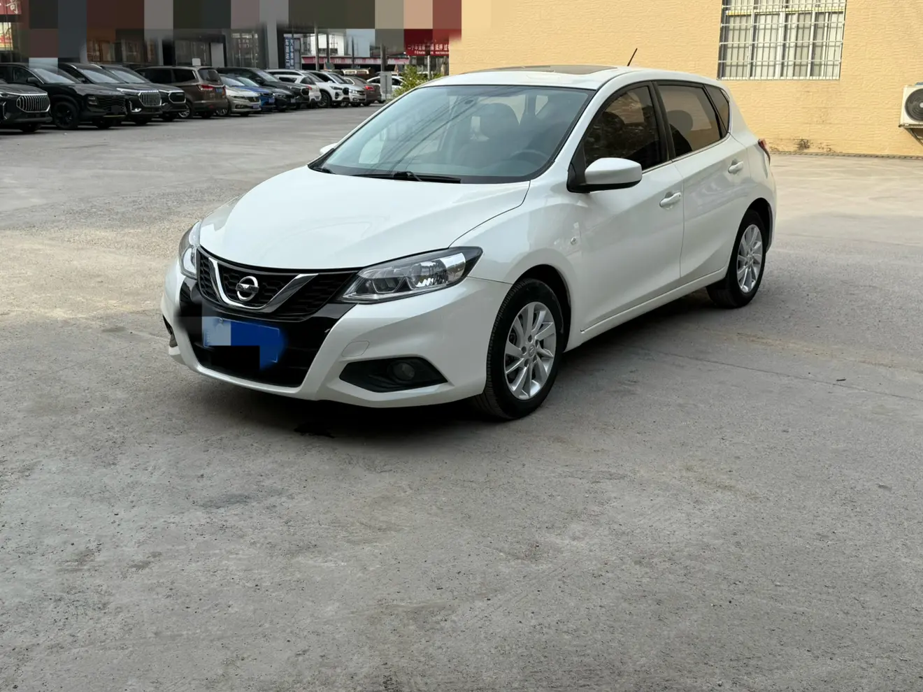 Nissan Tiida