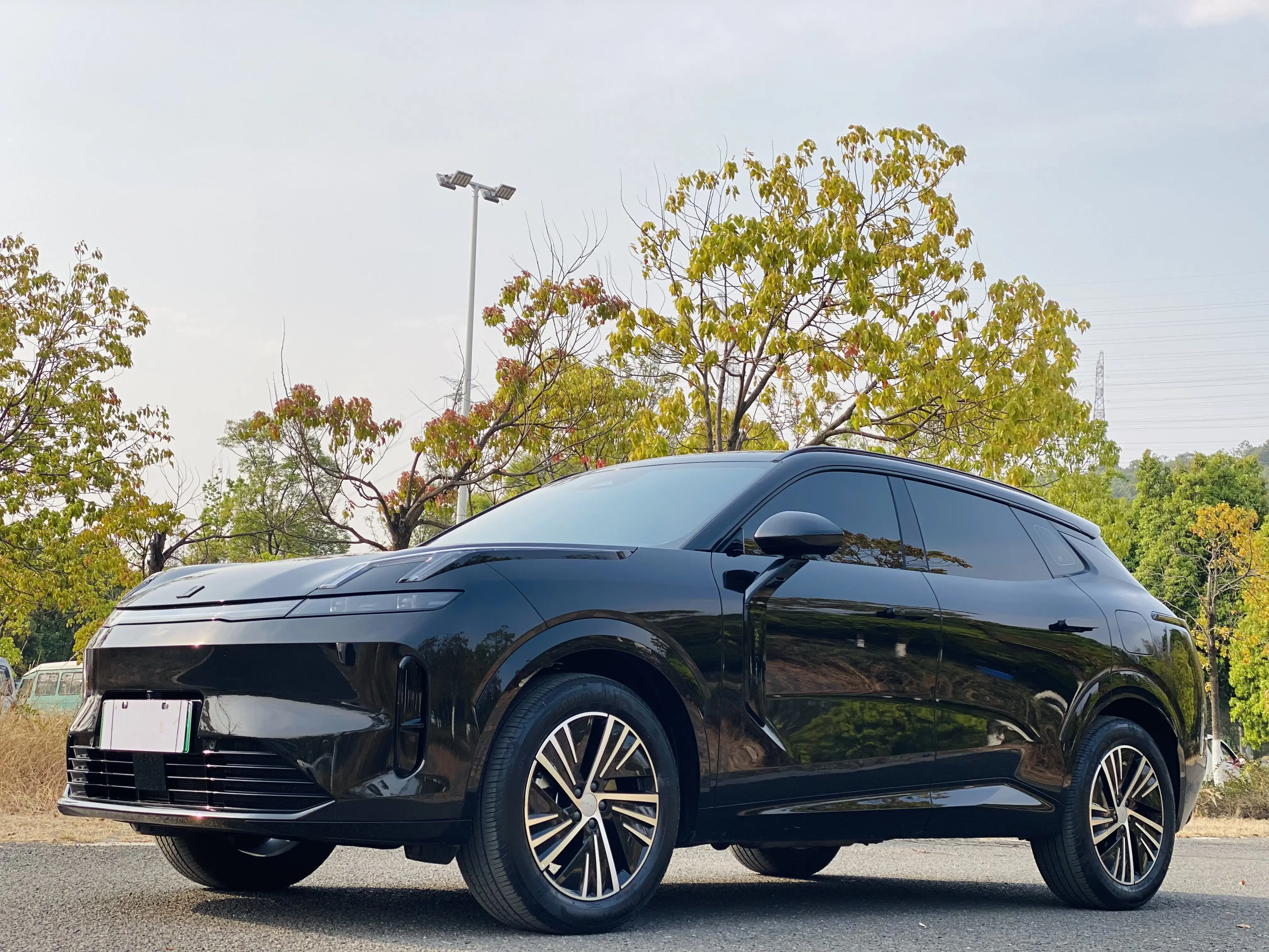 Lynk & Co 08 EM-P