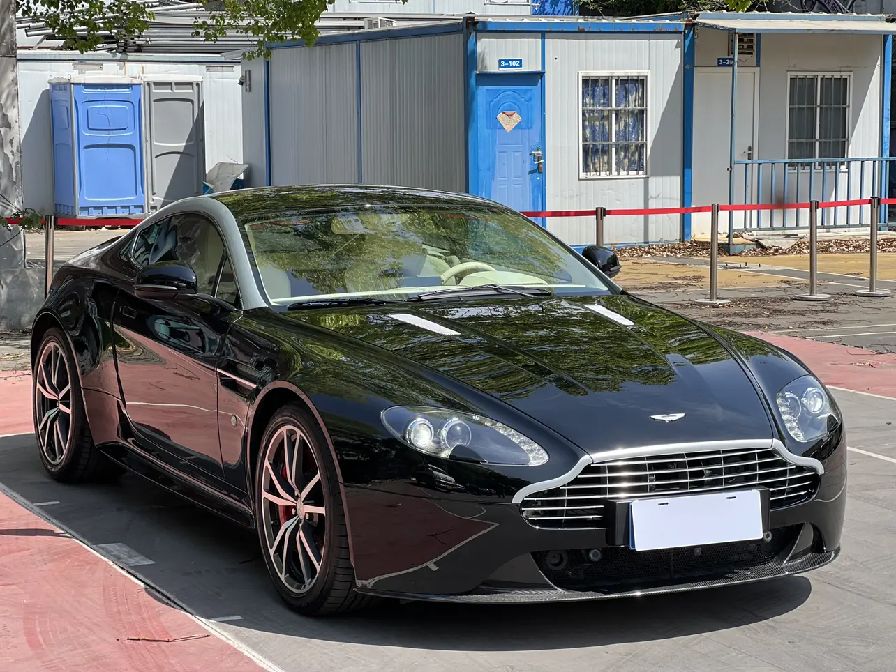 Aston Martin Vantage