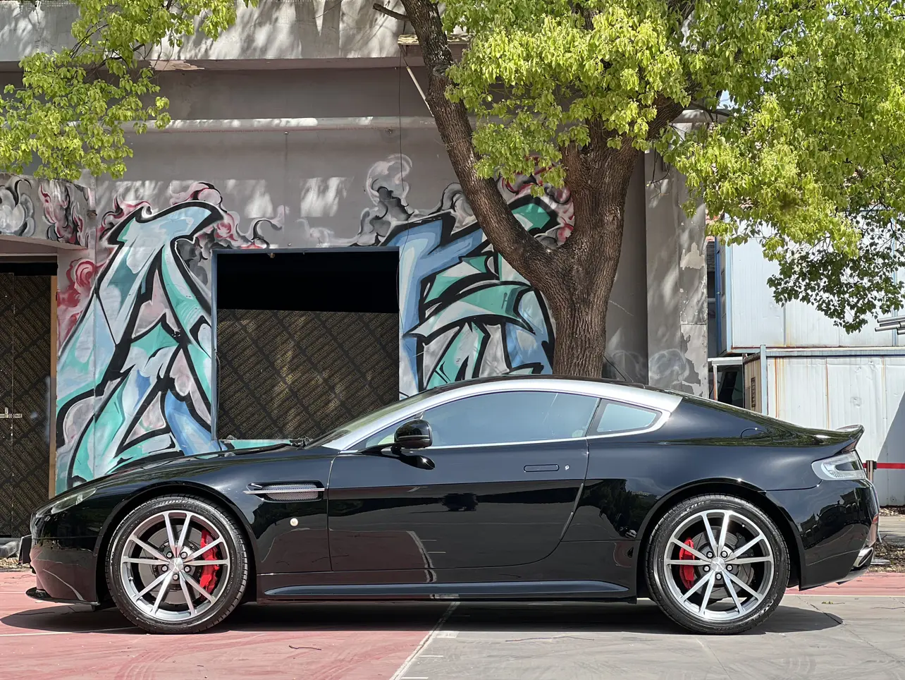 Aston Martin Vantage