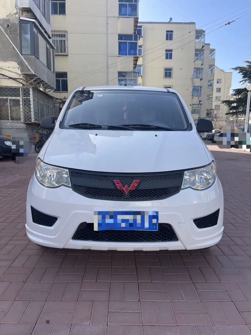 Wuling Hongguang  из Китая