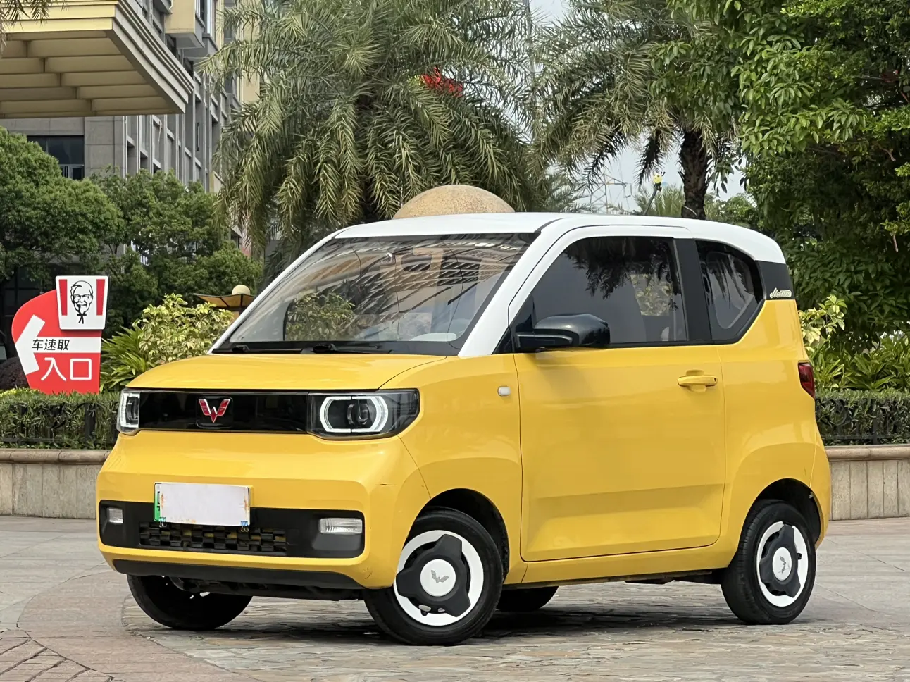 Wuling Hongguang MINIEV  из Китая