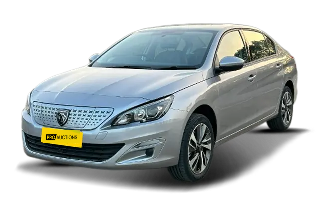 Новые автомобили Peugeot E408 из Китая в Москву