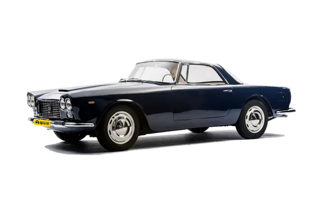 Новые автомобили Lancia Flaminia из Китая в Москву