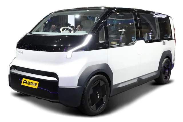 Новые автомобили Kia PV5 из Китая в Москву